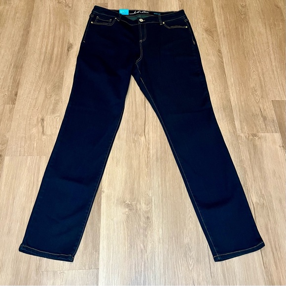 INC International Concepts Denim - NWT INC International Concepts Women's Size 16L Curvy Fit Skinny Leg Jeans